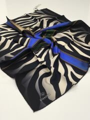 VİSSONA TİVİL İPEK EŞARP ZEBRA DESEN SİYAH SAKS YEŞİL 1016-3