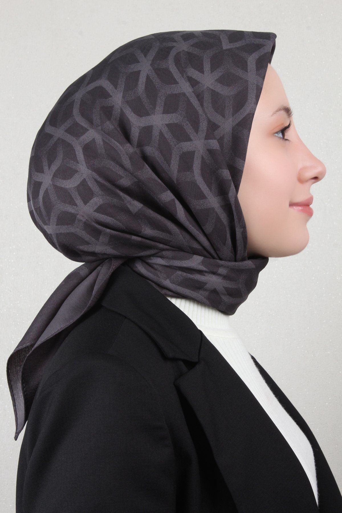 AKER KARMA EŞARP 1040600-975 FÜME