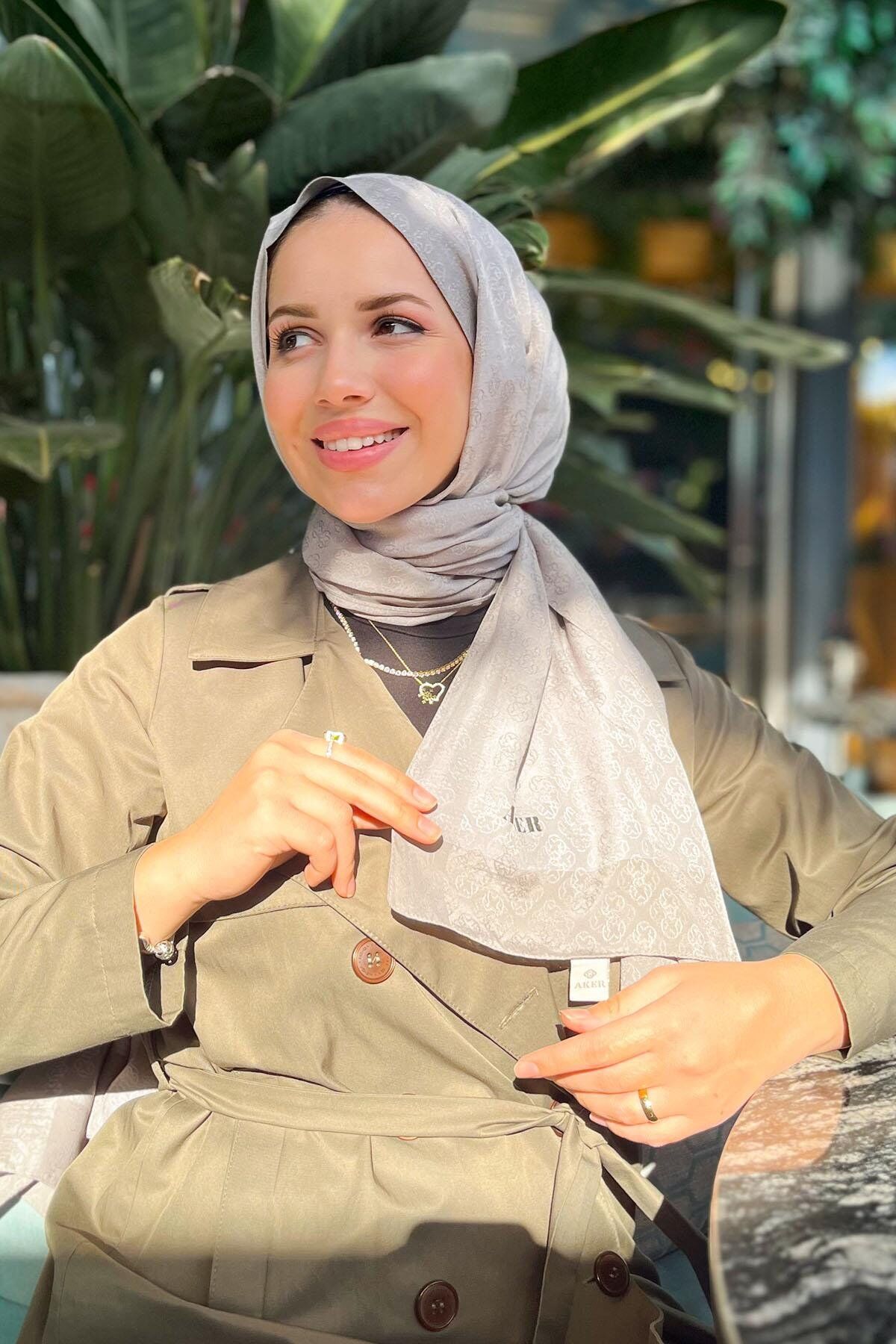 AKER MONOGRAM JAKAR ŞAL 6060900-973 AÇIK GÜMÜŞ