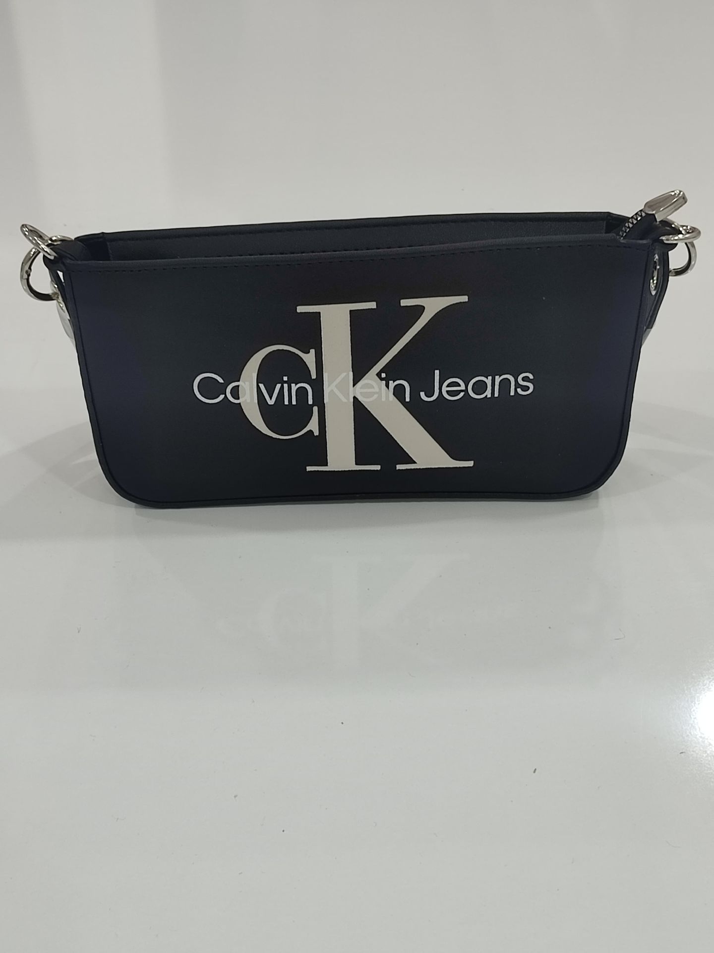 CALVİN KLEİN JEANS KAYIK MODEL  ÇANTA SİYAH TAŞ