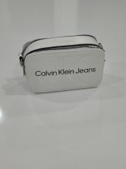 CALVİN KLEİN JEANS KUTU MODEL ÇANTA BEYAZ