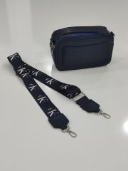 CALVİN KLEİN JEANS KUTU MODEL ÇANTA LACİVERT