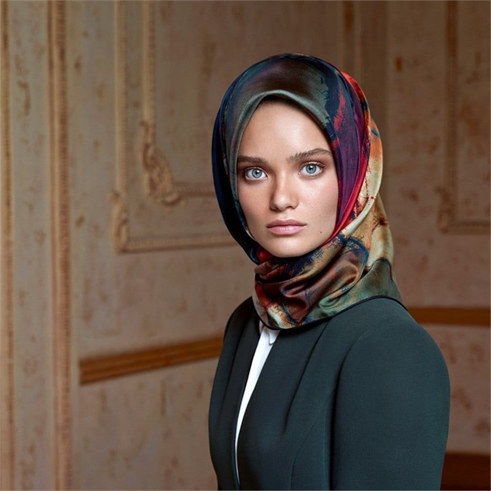AKER SURA İPEK EŞARP NOSTALJİ EFSANE YAMA MODELİ 7487-311