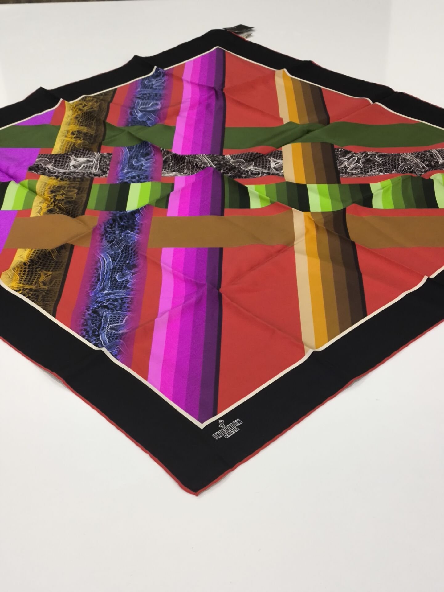 SARAR İNTERVİEW TİVİL İPEK EŞARP 10002-8