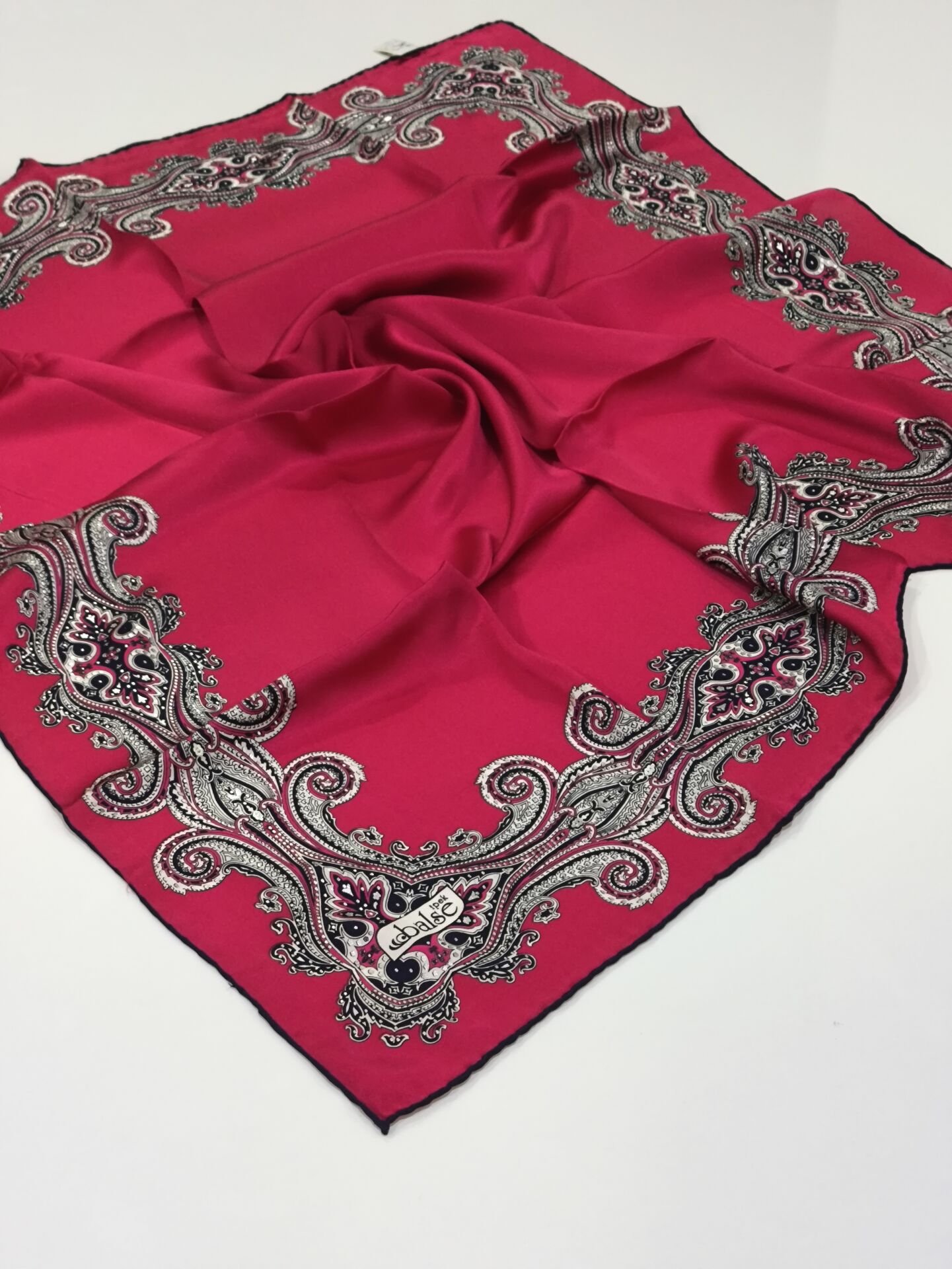 BALSE SURA İPEK EŞARP ORTASI BOŞ DESEN VARAKLI FUŞYA 5000-1