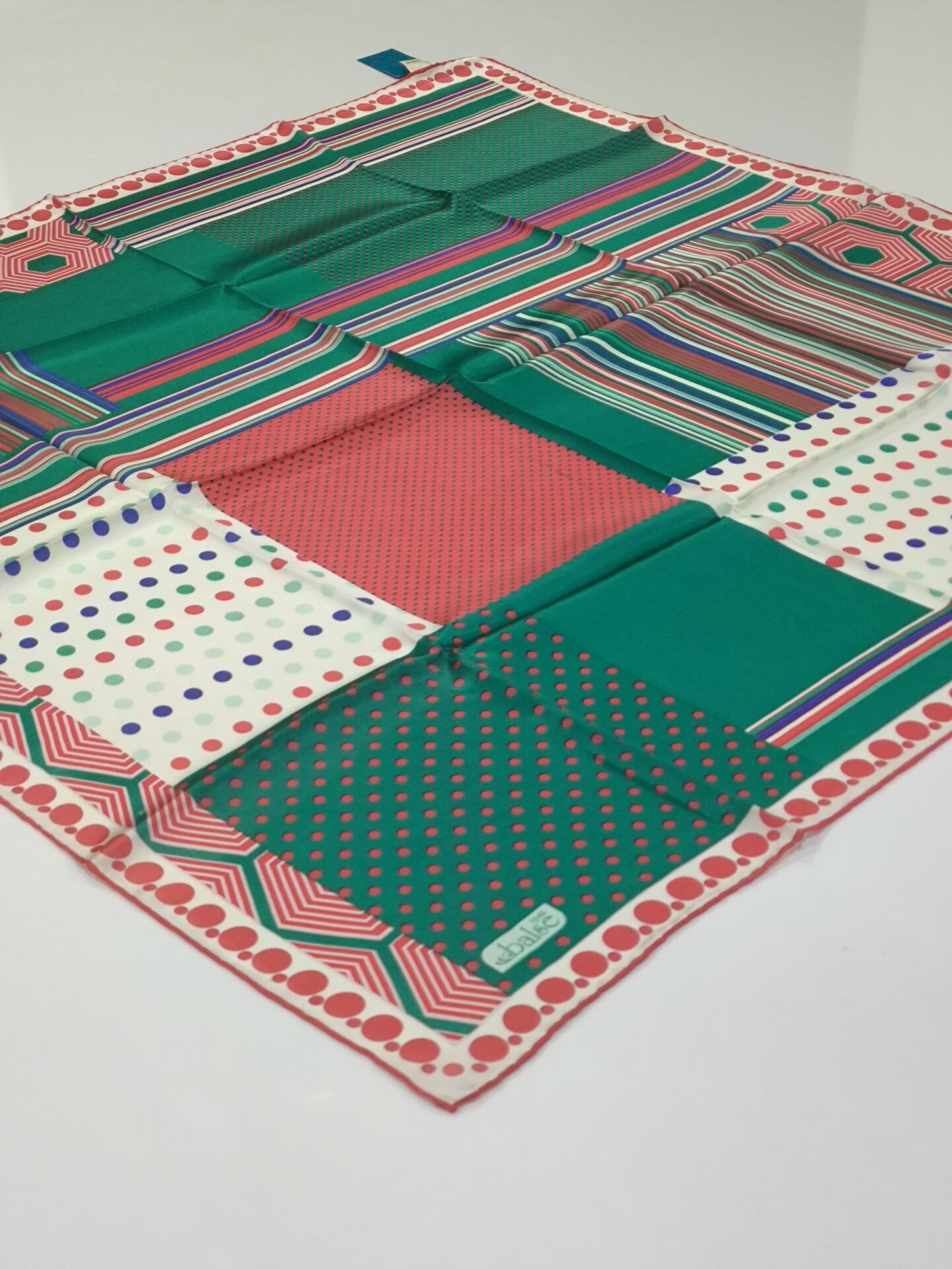 BALSE SURA İPEK EŞARP PUANLI MODEL ZÜMRÜT YEŞİLİ 5003-1