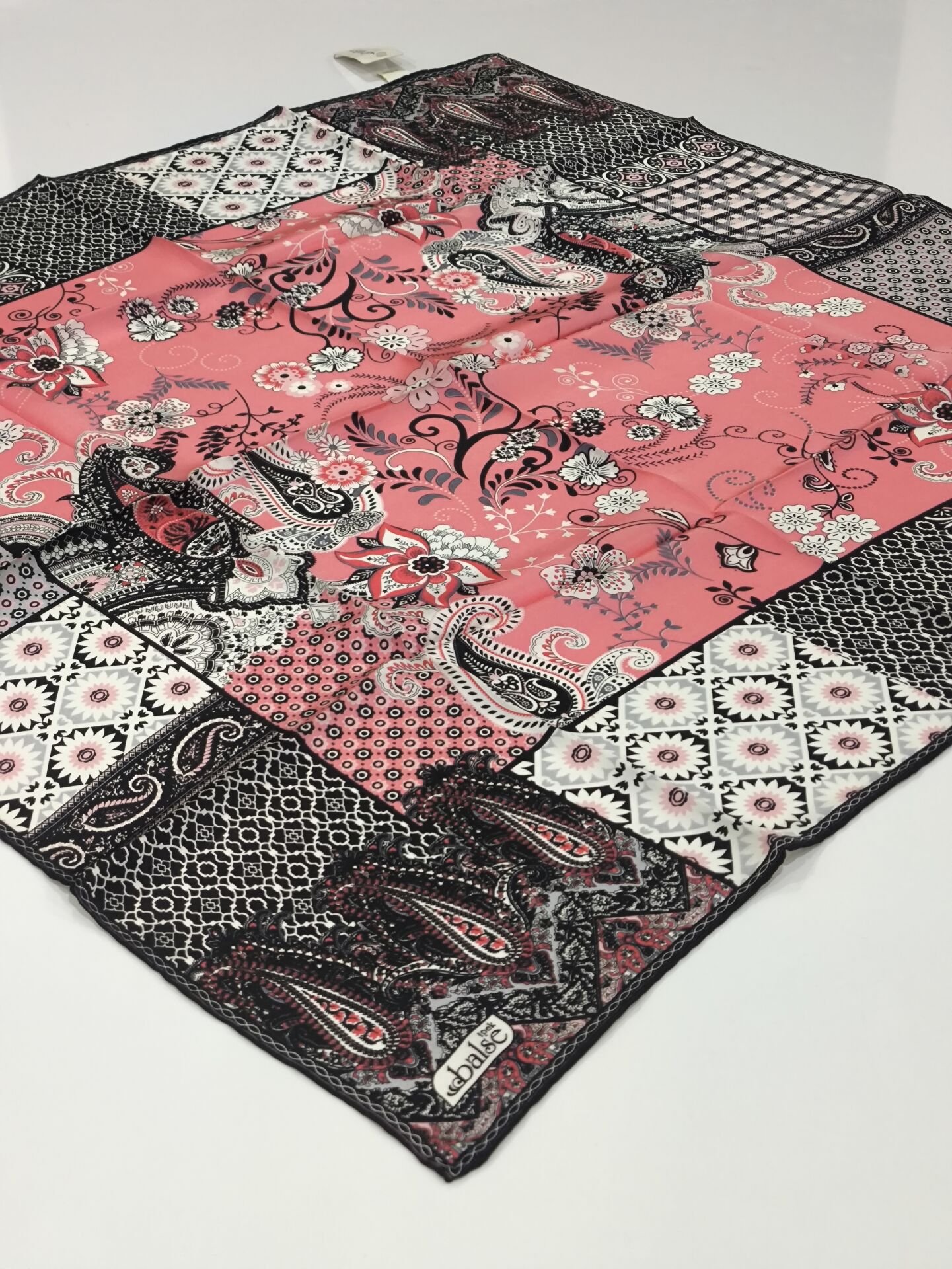 BALSE SURA İPEK EŞARP SİYAH MERCAN 5020-1