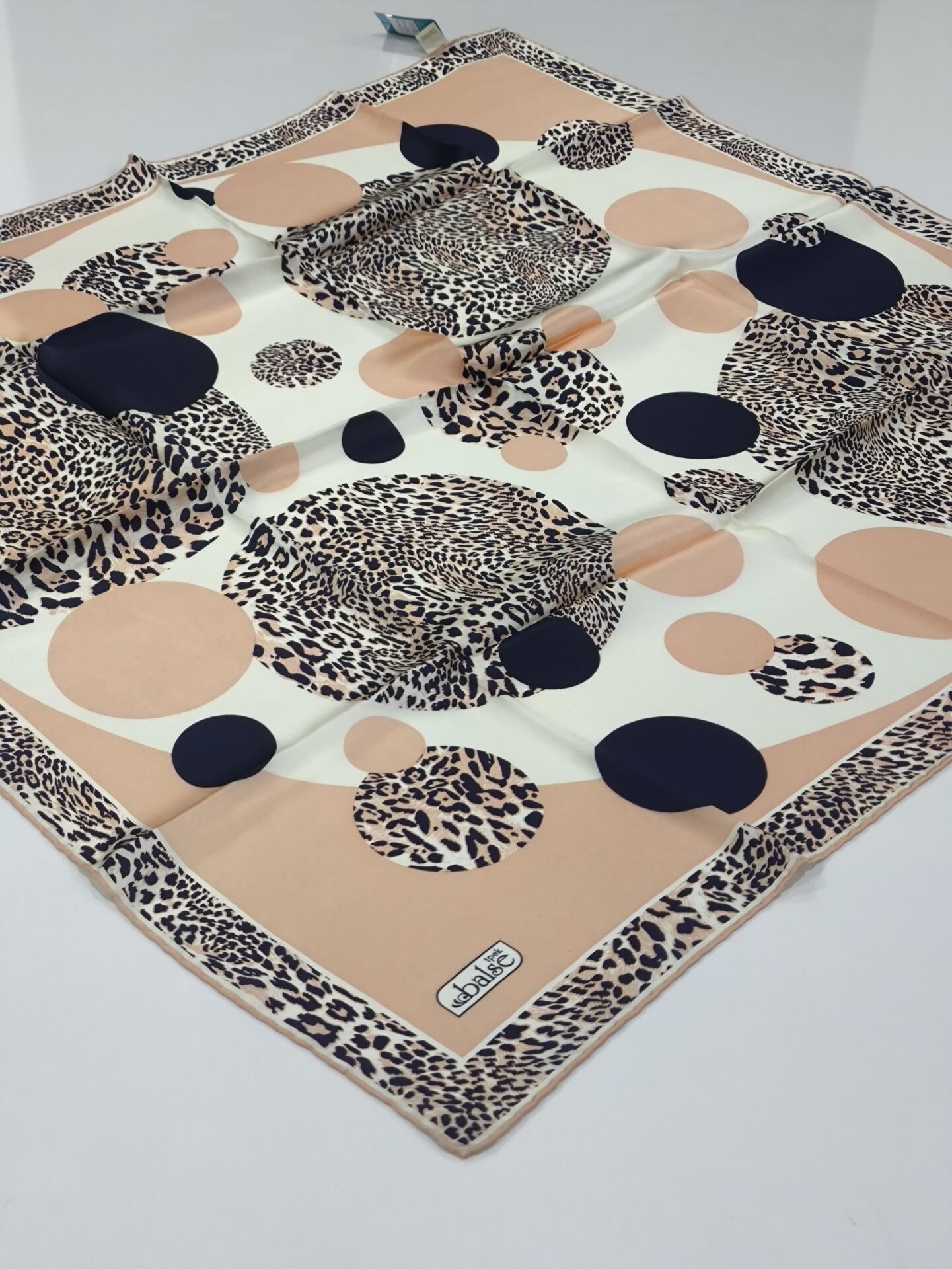 BALSE SURA İPEK EŞARP LEOPAR DESEN YAVRUAĞZI LACİVERT 5028-2