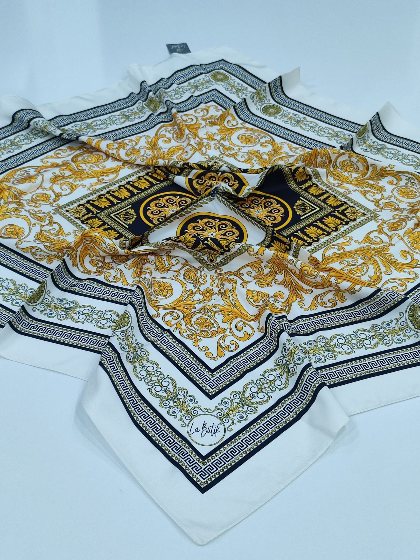 LABUTİK VAROK MODEL TİVİL EŞARP BEYAZ