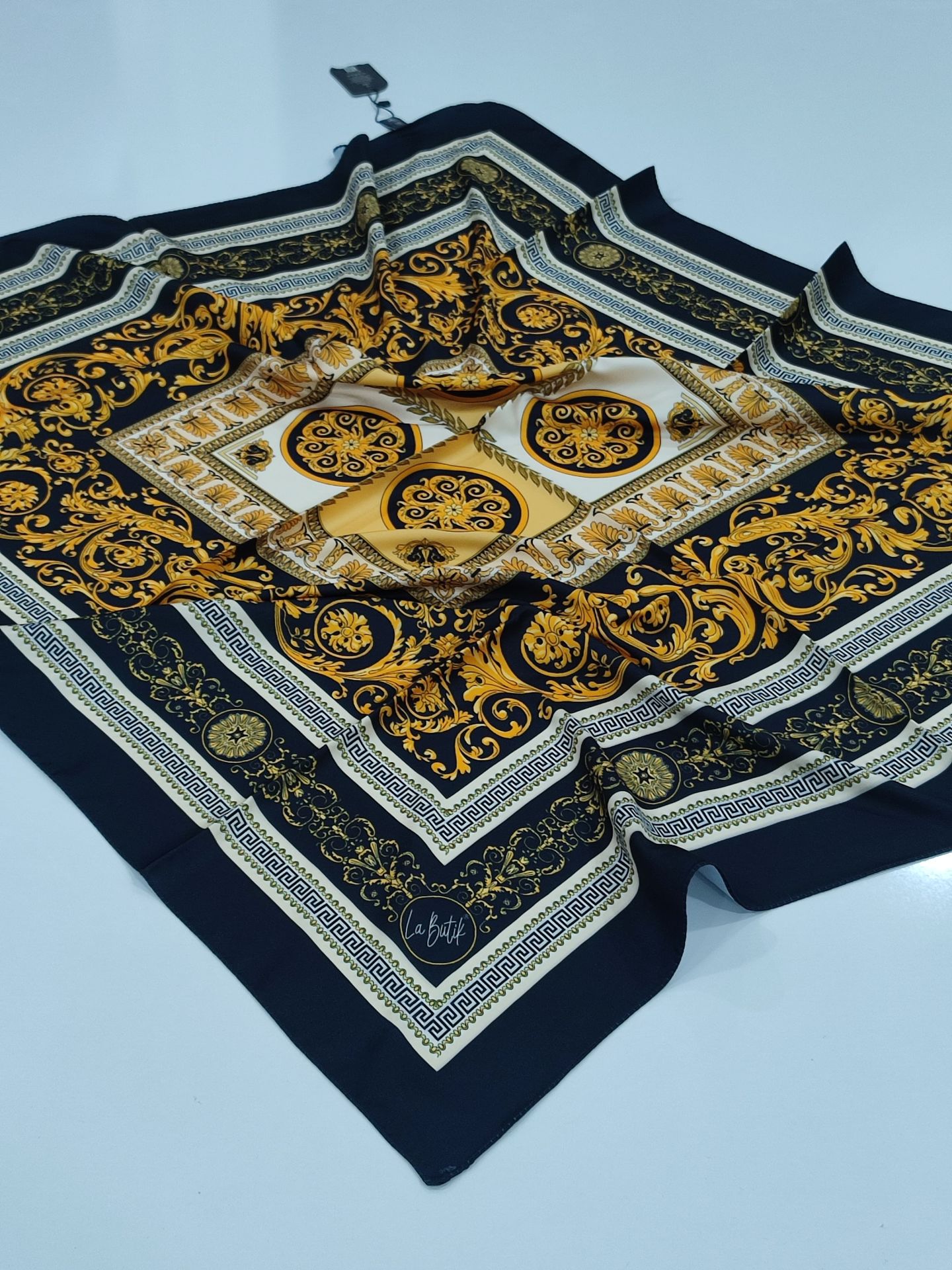 LABUTİK VAROK MODEL TİVİL EŞARP SİYAH SARI