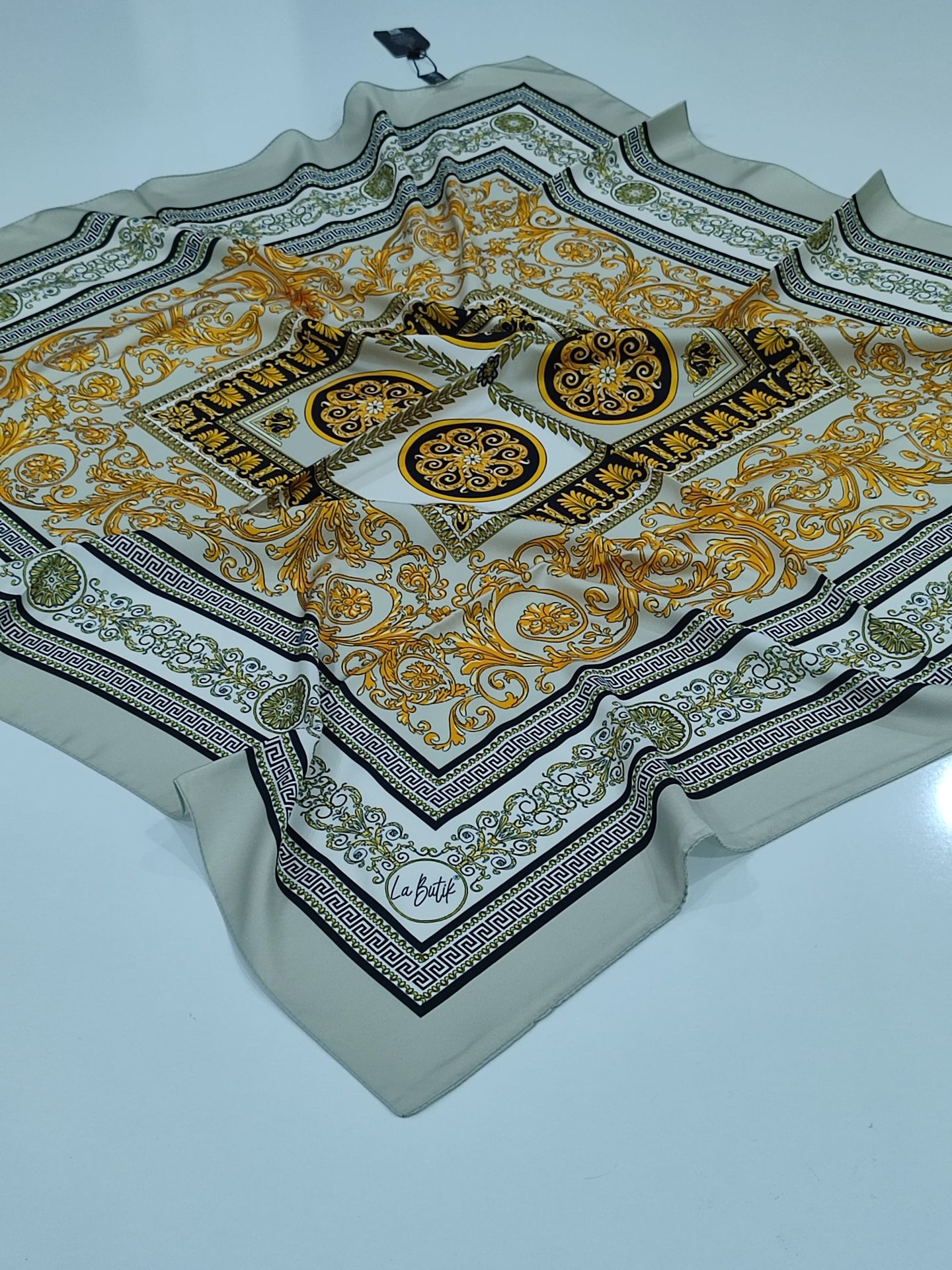 LABUTİK VERSACE MODEL TİVİL EŞARP TAŞ