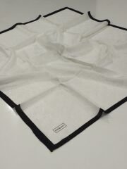 PİRAMİT MONOGRAM JAKARLI EŞARP ÇERVEVELİ BEYAZ SİYAH