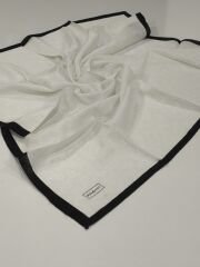 PİRAMİT MONOGRAM JAKARLI EŞARP ÇERVEVELİ BEYAZ SİYAH