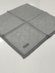 PİRAMİT MONOGRAM JAKARLI EŞARP ÇERVEVELİ GÜMÜŞ GRİ