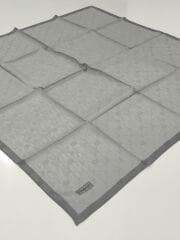 PİRAMİT MONOGRAM JAKARLI EŞARP ÇERVEVELİ GÜMÜŞ GRİ