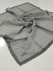 PİRAMİT MONOGRAM JAKARLI EŞARP ÇERVEVELİ GRİ ANTRASİT