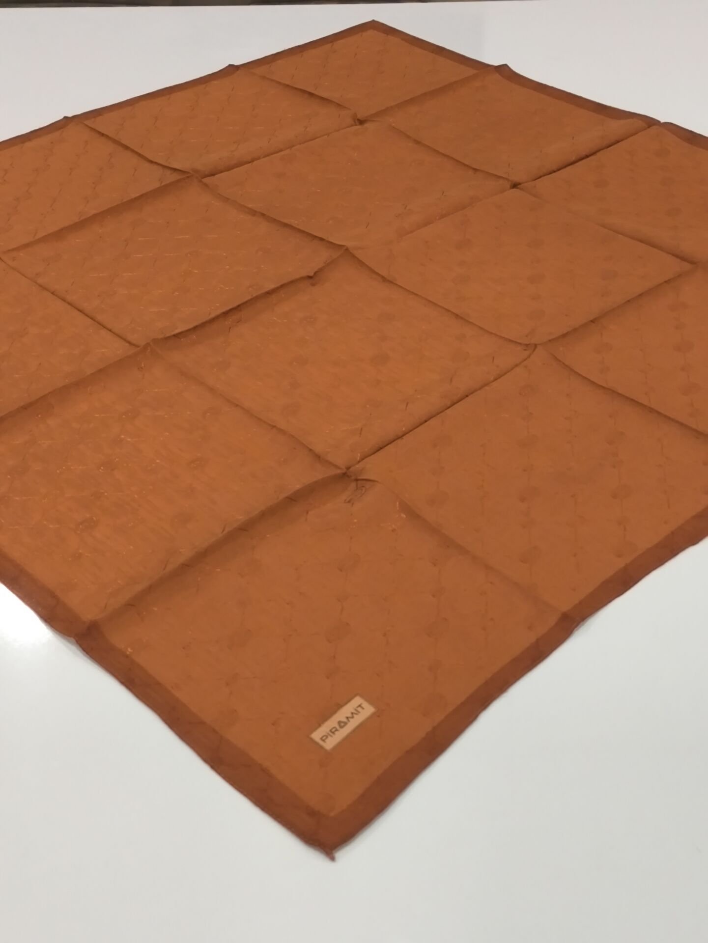 PİRAMİT MONOGRAM JAKARLI EŞARP ÇERVEVELİ KİREMİT