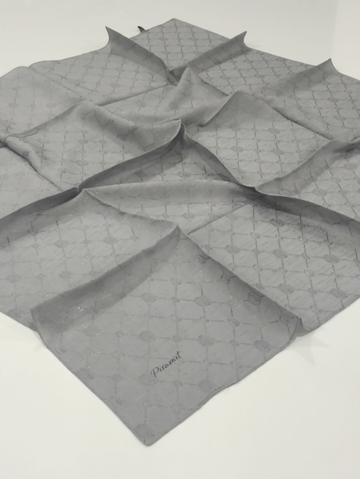 PİRAMİT MONOGRAM JAKARLI EŞARP GRİ