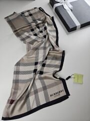 BURBERRY  VUAL İPEK ŞAL SİYAH VİZON