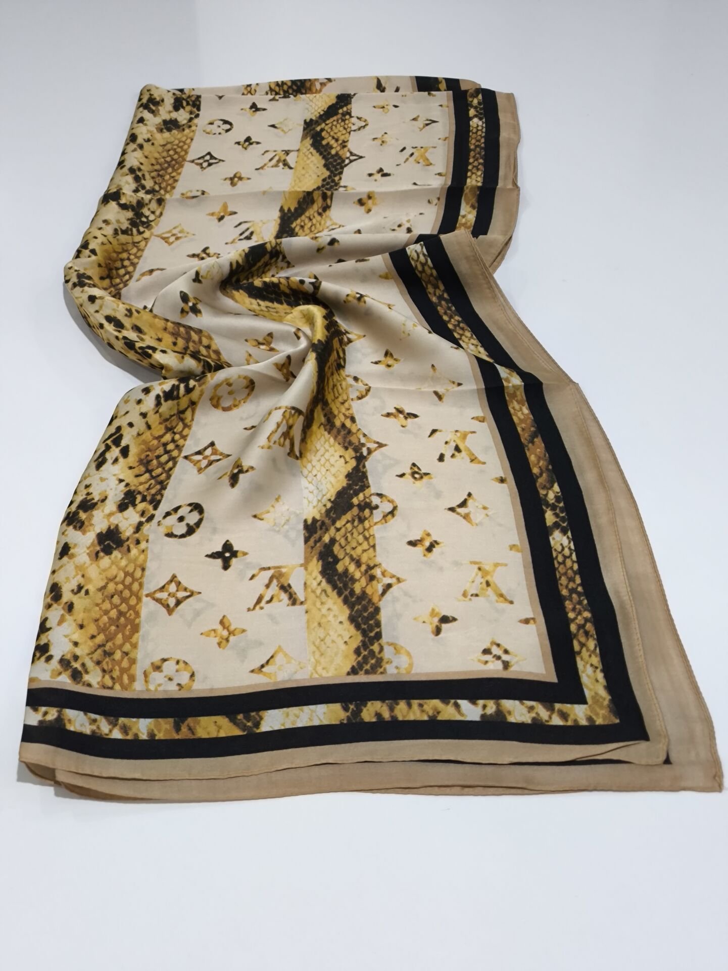 LV LOGO DESEN VUAL İPEK ŞAL GOLD SİYAH