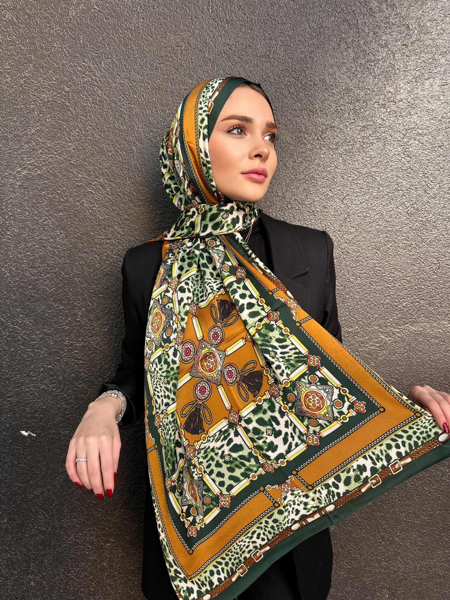 VUAL İPEK ŞAL LEOPAR DESENLİ YEŞİL