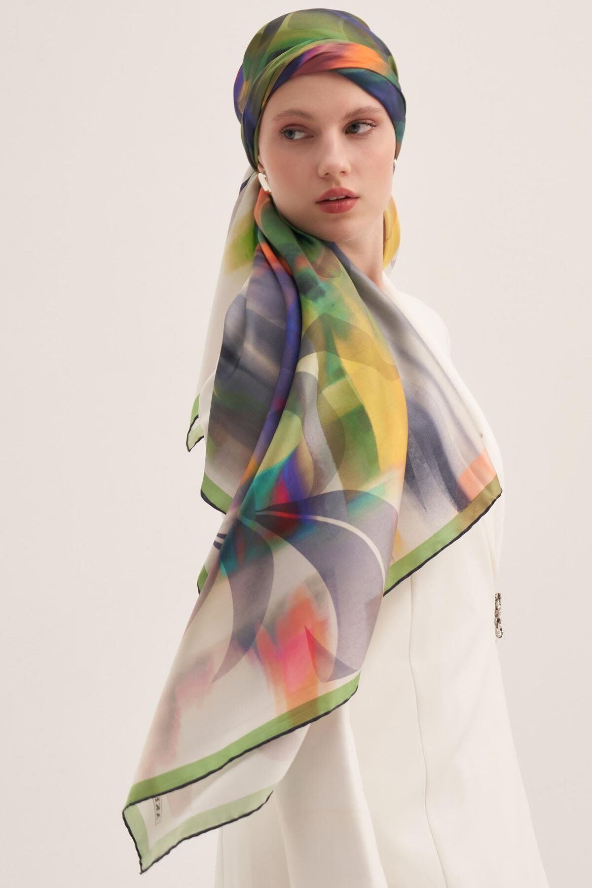 AKER SURA  İPEK EŞARP 9043-313