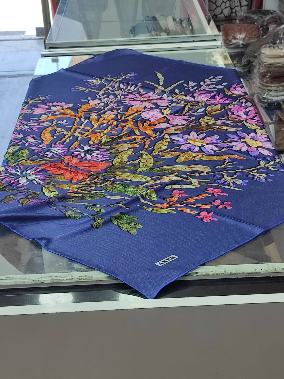 AKER SURA İPEK EŞARP 7785-321 BÜYÜK BOY