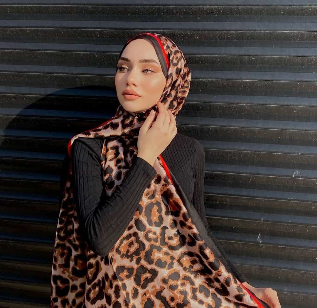 DİOREL VUAL İPEK ŞAL LEOPAR DESENLİ KIRMIZI